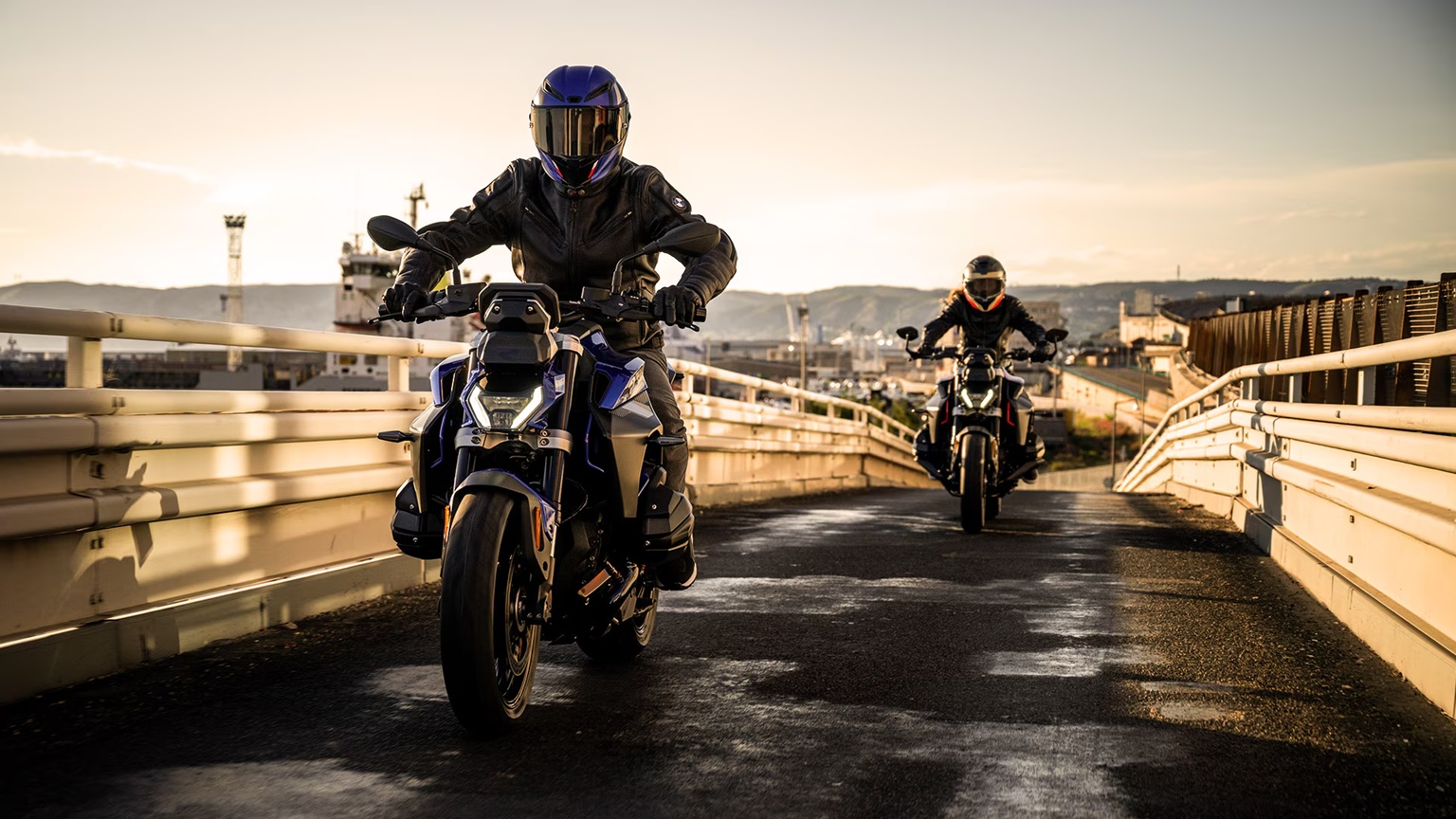 BMW R 1300 R - in SoCal